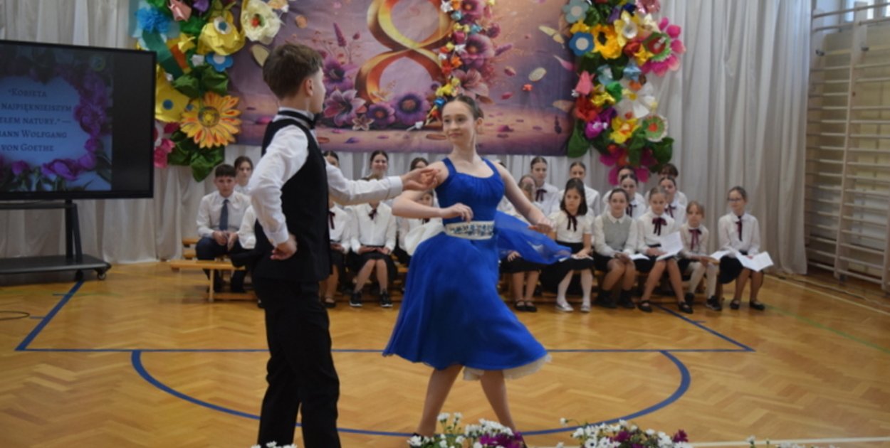 Muzyczny Bukiet Życzeń w SP Nr 7 w Zamościu