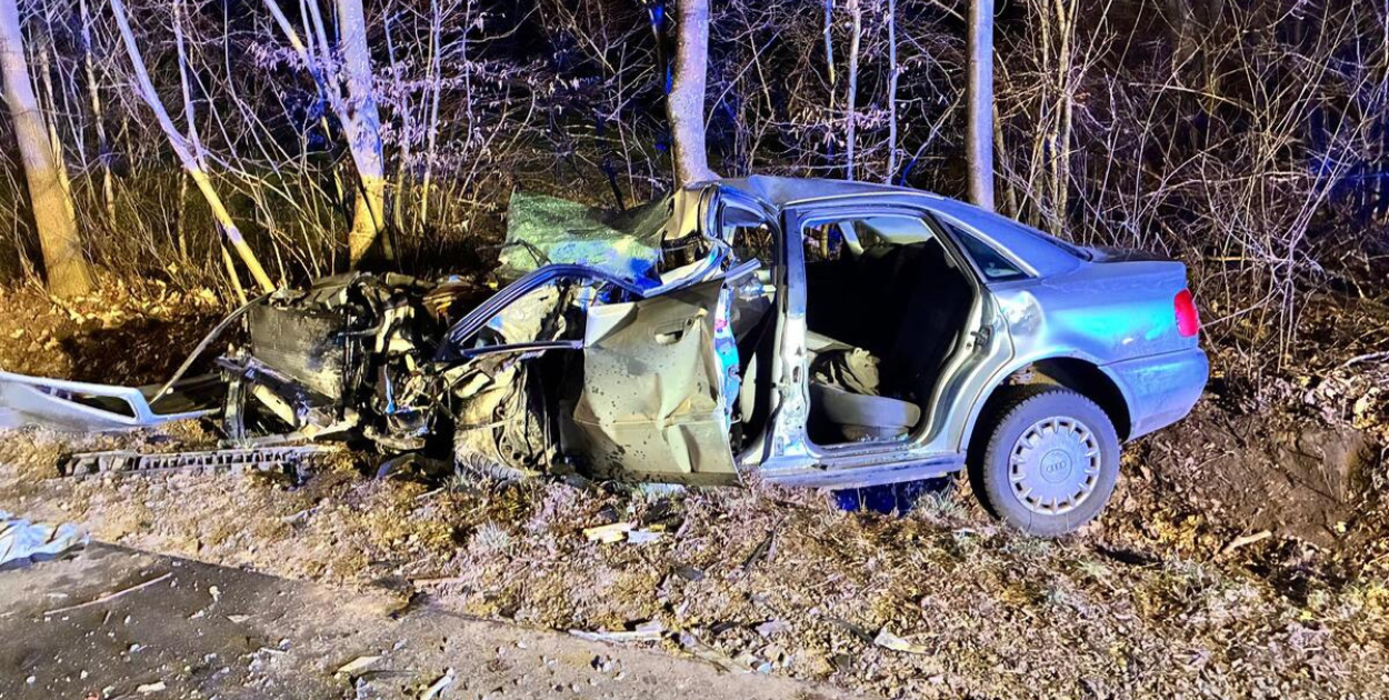 Czołowe zderzenie w Małkowie. Kierowca Audi ranny