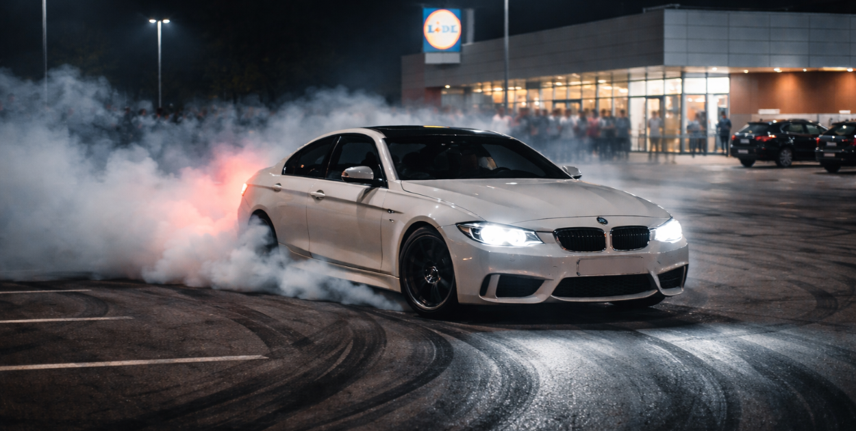 Pościg za kierowcą Audi w Biłgoraju. Driftował na parkingu